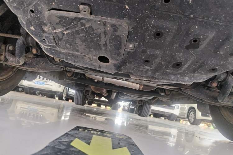 Used JAC Group Refine M5 2016 2.0T Gasoline Automatic Business Edition Chassis Front