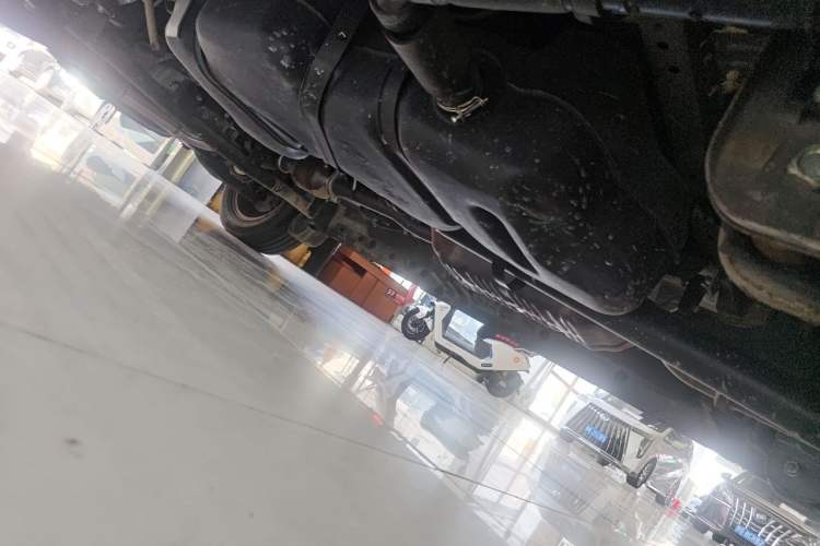 Used JAC Group Refine M5 2016 2.0T Gasoline Automatic Business Edition Chassis Rear Left
