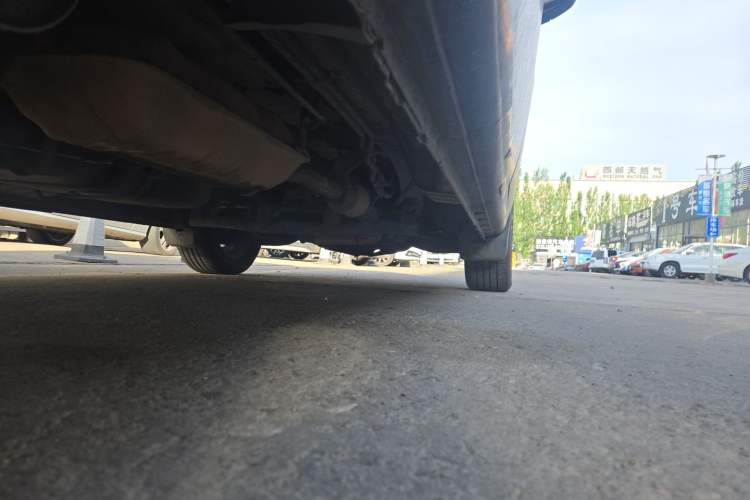 Used JAC Group Refine M5 2016 2.0T Gasoline Automatic Business Edition Chassis Rear Right