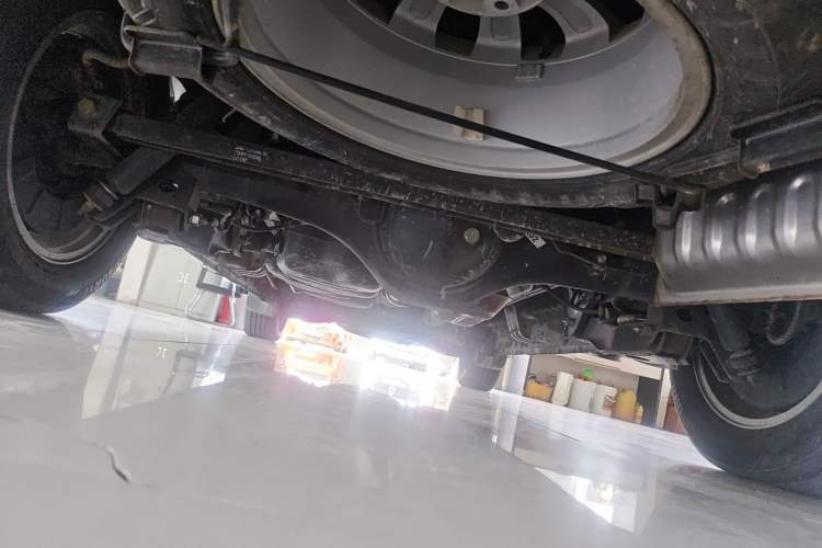 Used JAC Group Refine M5 2016 2.0T Gasoline Automatic Business Edition Chassis Rear