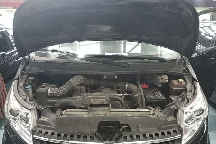 Used JAC Group Refine M5 2016 2.0T Gasoline Automatic Business Edition Engine Bay