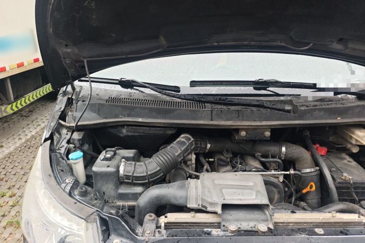 Used JAC Group Refine M5 2016 2.0T Gasoline Automatic Business Edition Engine Bay Right