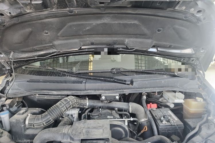 Used JAC Group Refine M5 2016 2.0T Gasoline Automatic Business Edition Engine Bay
