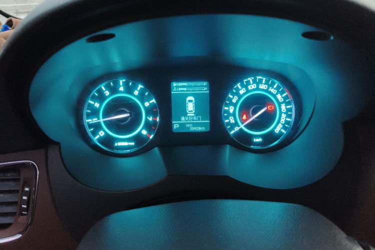 Used JAC Group Refine M5 2016 2.0T Gasoline Automatic Business Edition Instrument Cluster