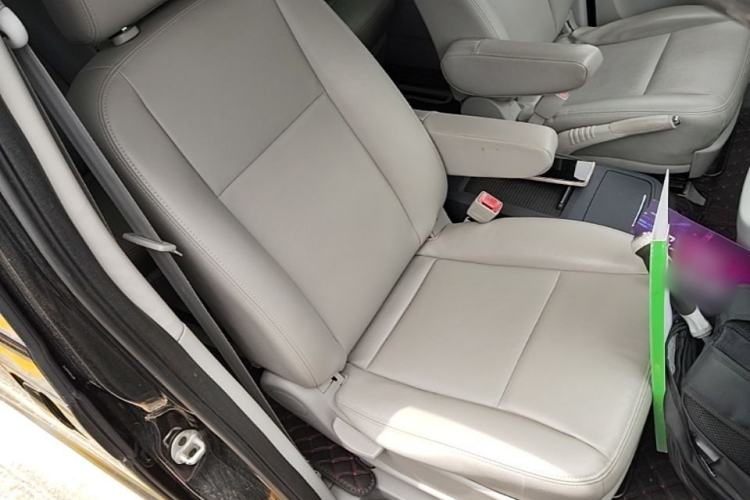 Used JAC Group Refine M5 2016 2.0T Gasoline Automatic Business Edition Right Front Seat