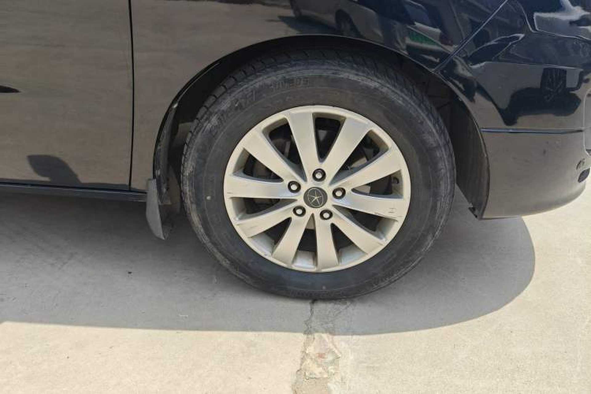 Used JAC Group Refine M5 2016 2.0T Gasoline Automatic Business Edition Right Front Wheel Hub