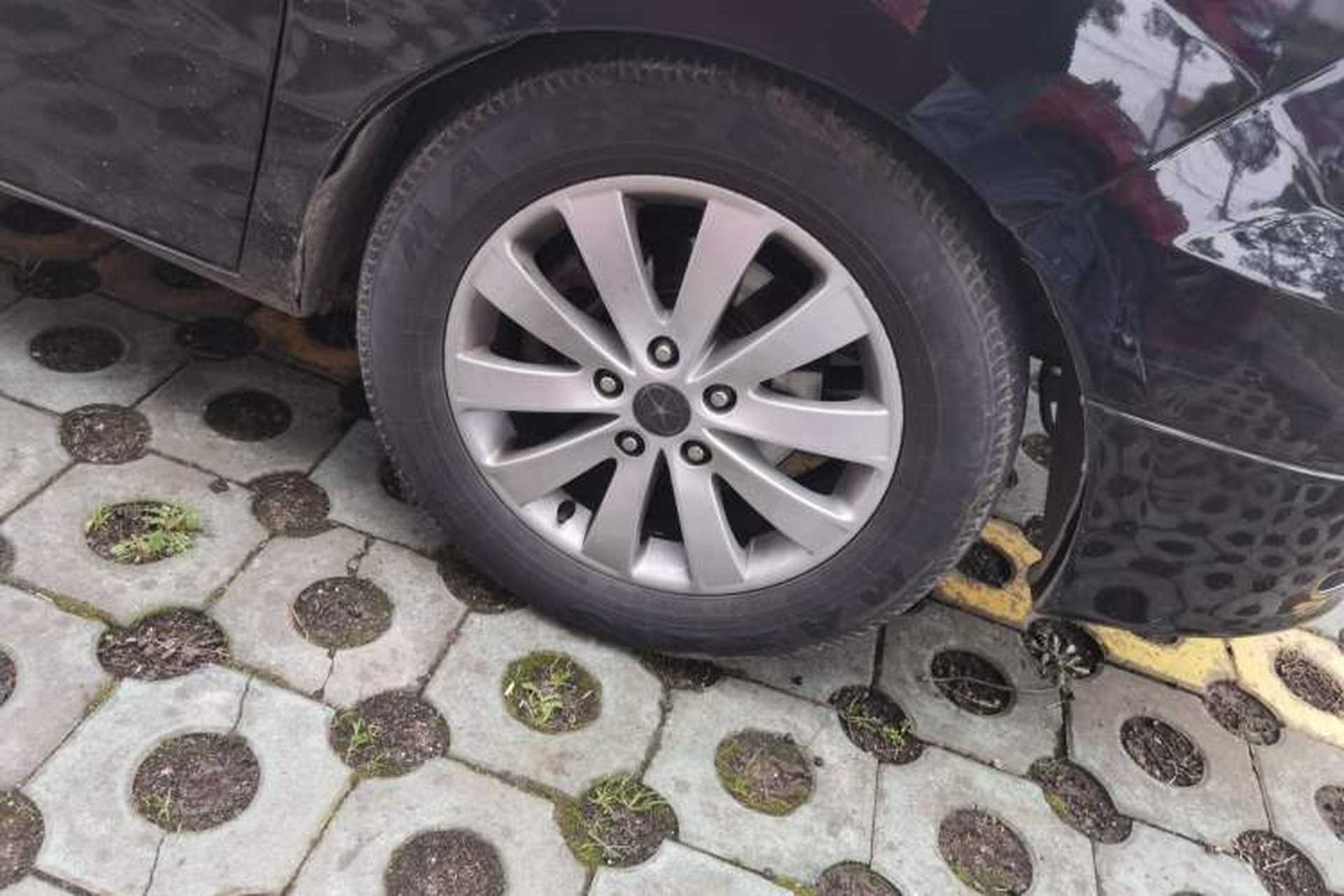 Used JAC Group Refine M5 2016 1.9T Diesel Manual Business Edition Right Front Wheel Hub