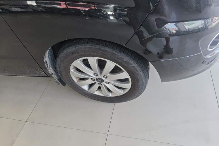 Used JAC Group Refine M5 2016 2.0T Gasoline Automatic Business Edition Right Front Wheel Hub