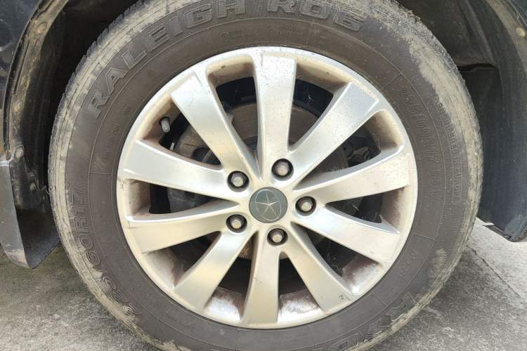 Used JAC Group Refine M5 2016 2.0T Gasoline Automatic Business Edition Right Front Wheel Hub
