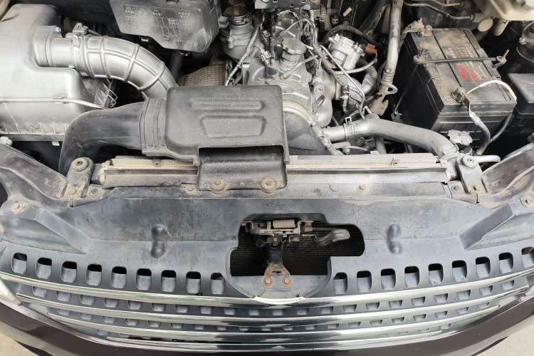 Used JAC Group Refine M5 2016 1.9T Diesel Manual Business Edition Engine Bay