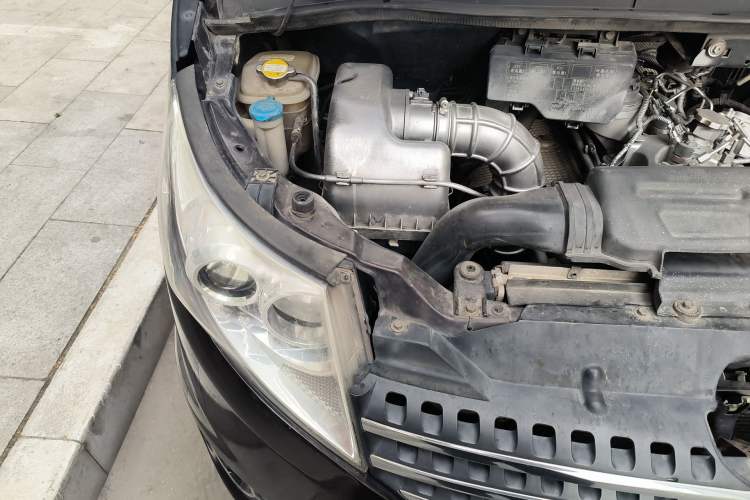 Used JAC Group Refine M5 2016 1.9T Diesel Manual Business Edition Engine Bay Right