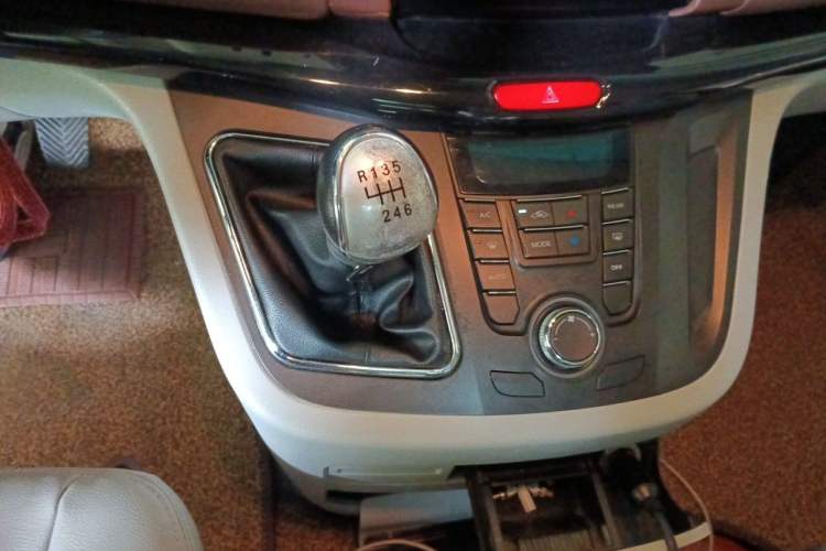 Used JAC Group Refine M5 2016 2.0T Gasoline Manual Business Edition Gear Lever