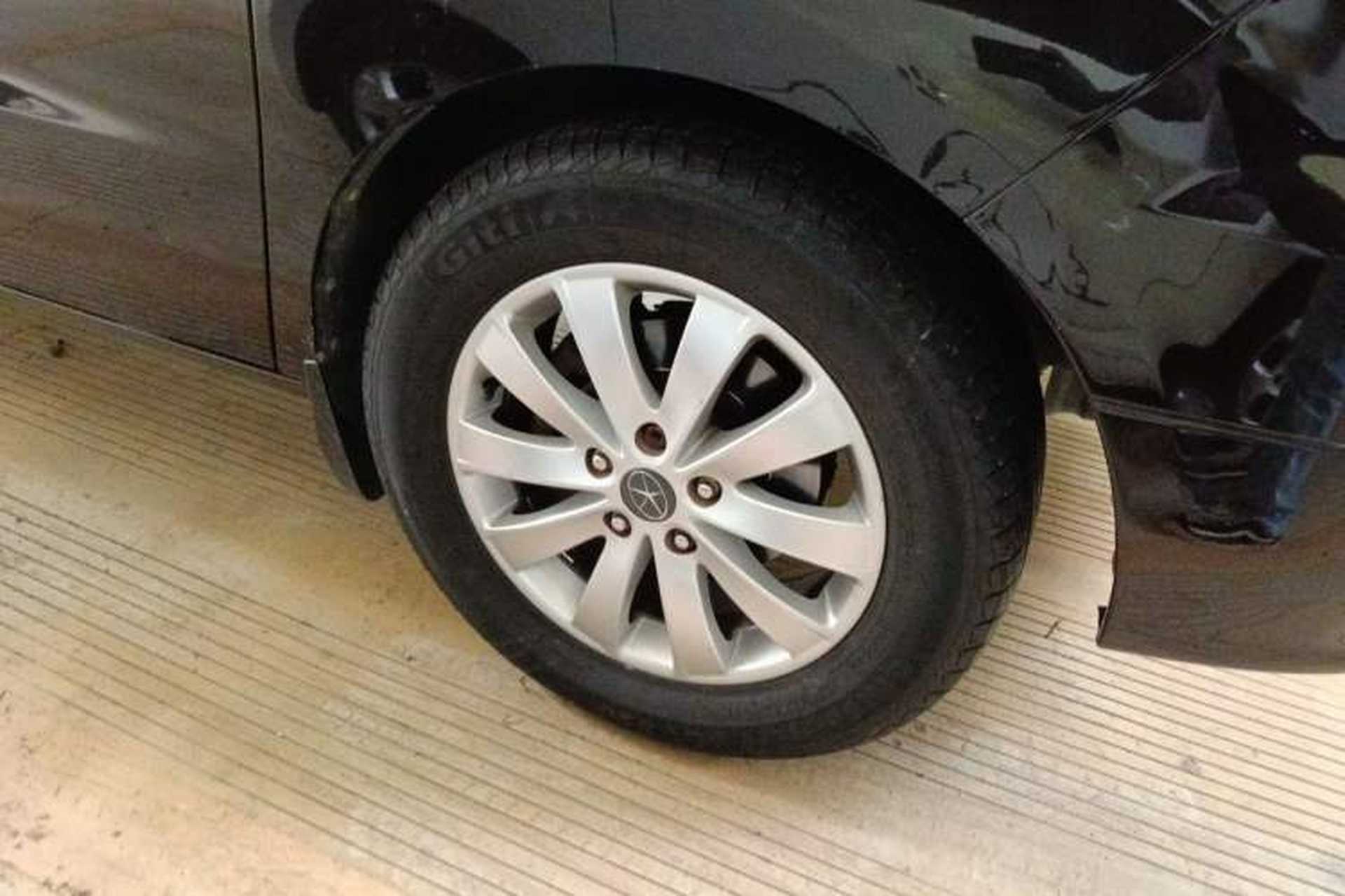 Used JAC Group Refine M5 2016 2.0T Gasoline Manual Business Edition Right Front Wheel Hub