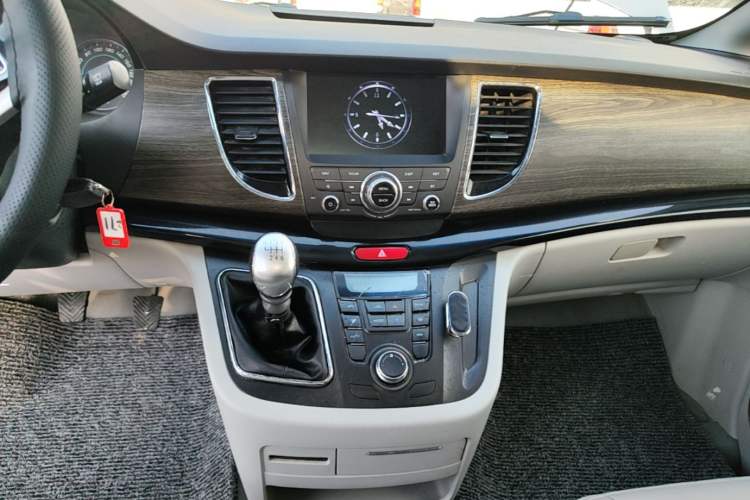 Used JAC Group Refine M5 2016 2.0T Gasoline Manual Business Edition Audio And AC Panel