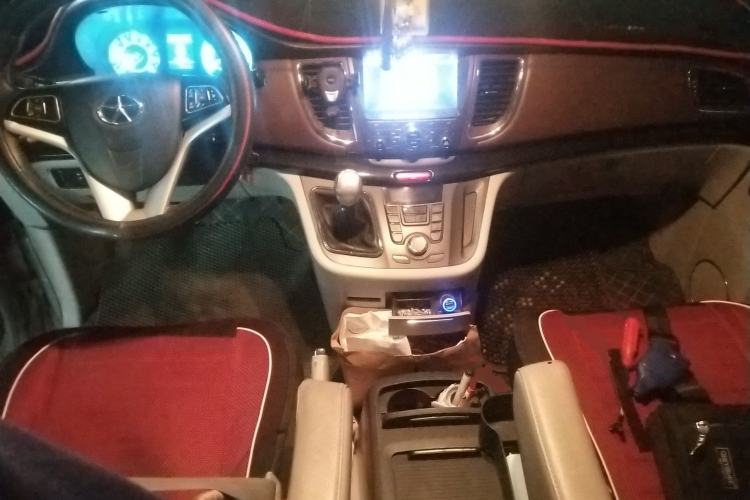 Used JAC Group Refine M5 2016 2.0T Gasoline Manual Business Edition Center Console
