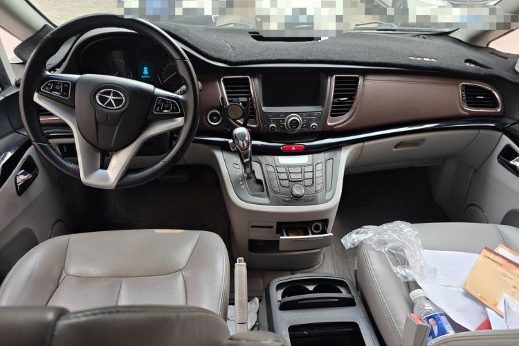 Used JAC Group Refine M5 2016 2.0T Gasoline Automatic Business Edition Center Console