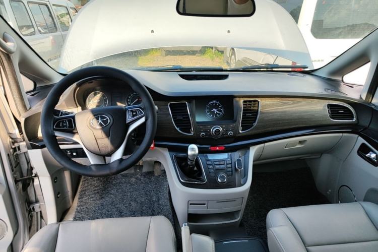 Used JAC Group Refine M5 2016 2.0T Gasoline Manual Business Edition Center Console
