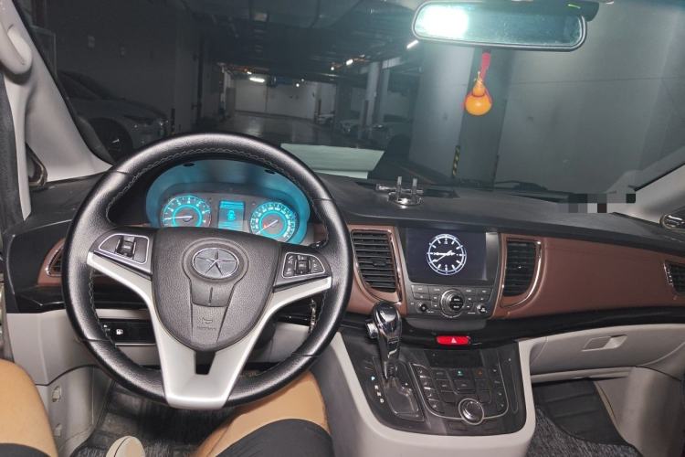 Used JAC Group Refine M5 2016 2.0T Gasoline Automatic Business Edition Center Console