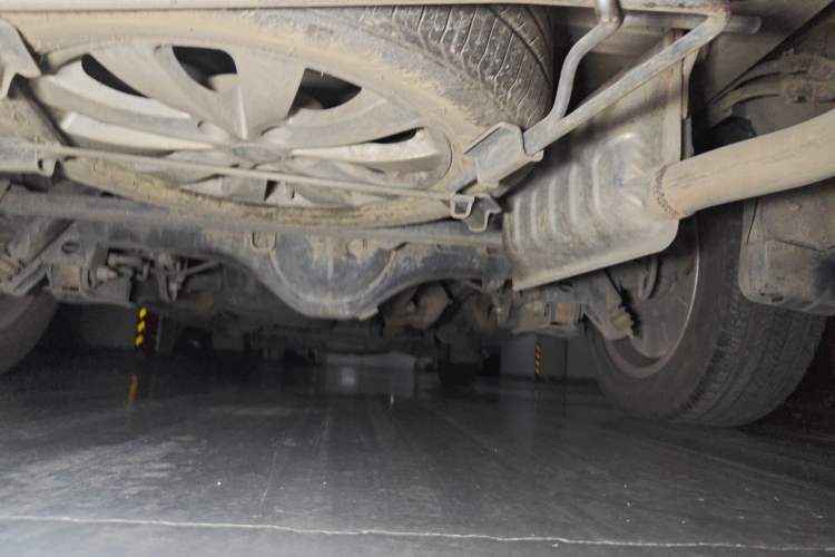 Used JAC Group Refine M5 2016 2.0T Gasoline Automatic Business Edition Chassis Rear