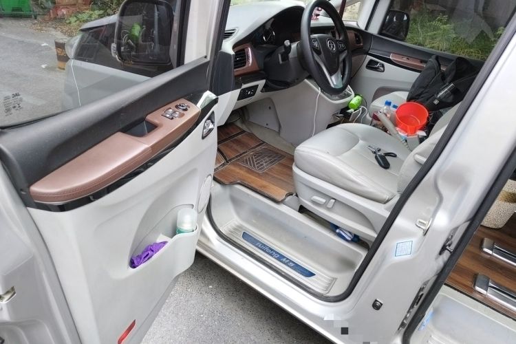 Used JAC Group Refine M5 2016 2.0T Gasoline Automatic Business Edition Driver Seat