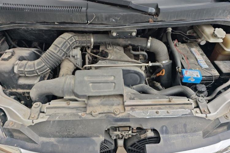Used JAC Group Refine M5 2016 2.0T Gasoline Automatic Business Edition Engine Bay