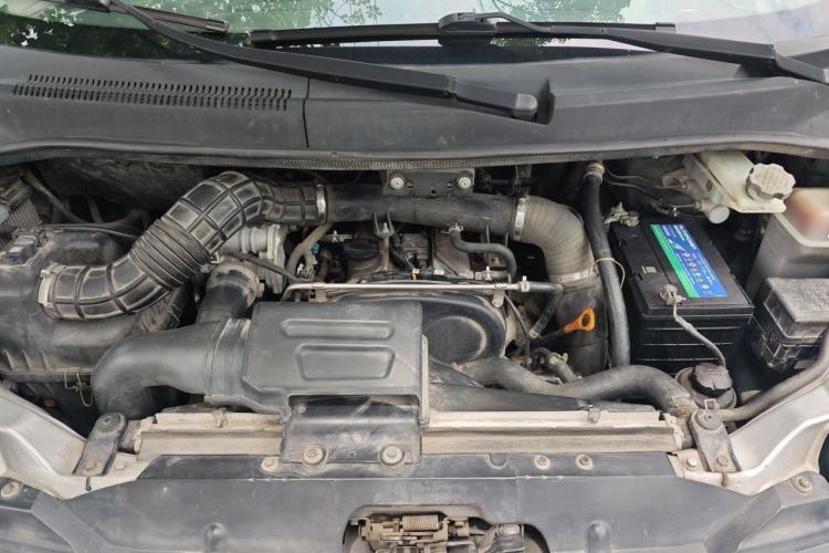 Used JAC Group Refine M5 2016 2.0T Gasoline Automatic Business Edition Engine Bay