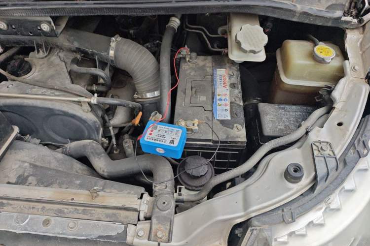 Used JAC Group Refine M5 2016 2.0T Gasoline Automatic Business Edition Engine Bay Left