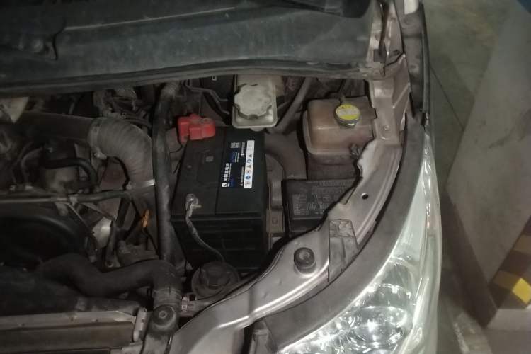 Used JAC Group Refine M5 2016 2.0T Gasoline Manual Business Edition Engine Bay Left