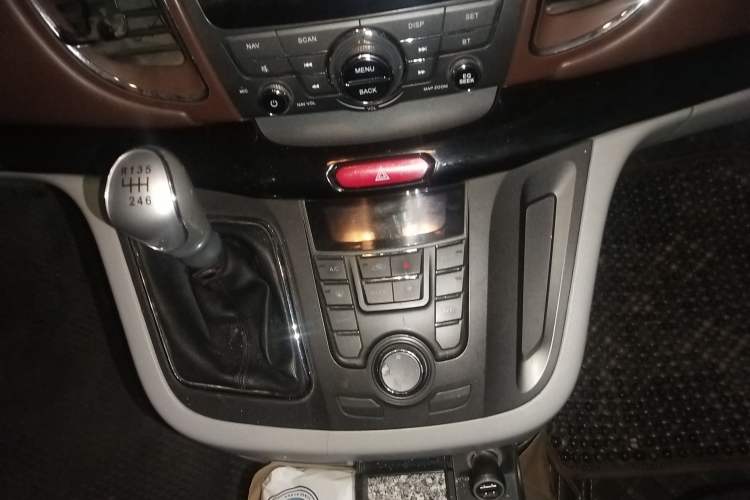 Used JAC Group Refine M5 2016 2.0T Gasoline Manual Business Edition Gear Lever