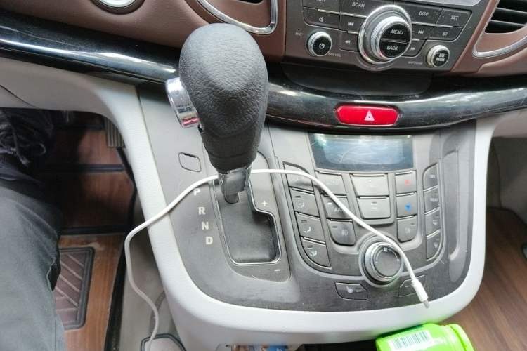 Used JAC Group Refine M5 2016 2.0T Gasoline Automatic Business Edition Gear Lever