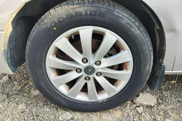 Used JAC Group Refine M5 2016 2.0T Gasoline Manual Business Edition Left Front Wheel Hub