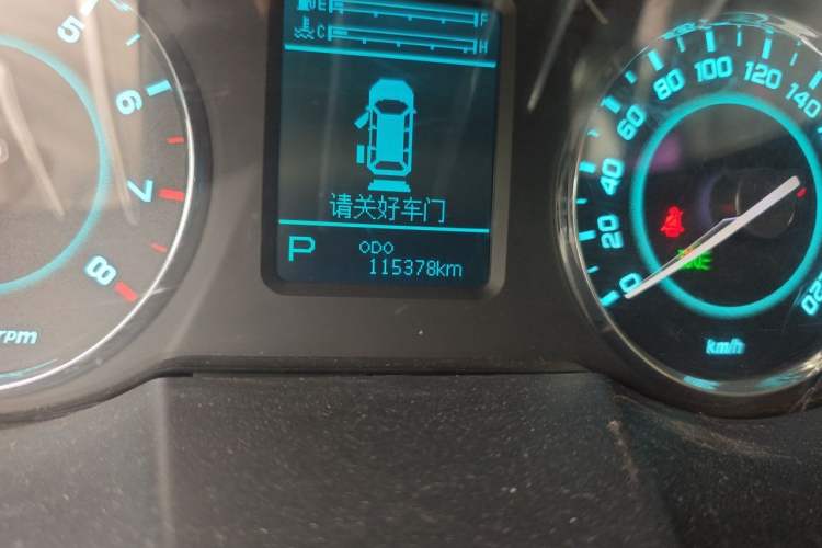 Used JAC Group Refine M5 2016 2.0T Gasoline Automatic Business Edition Odometer Close Up