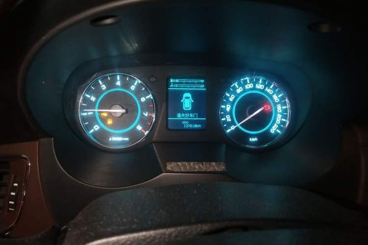 Used JAC Group Refine M5 2016 2.0T Gasoline Manual Business Edition Odometer Close Up