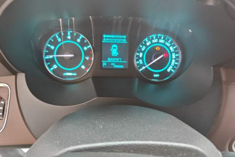 Used JAC Group Refine M5 2016 2.0T Gasoline Automatic Business Edition Odometer Close Up