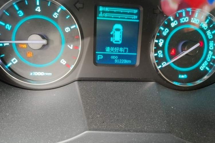 Used JAC Group Refine M5 2016 2.0T Gasoline Automatic Business Edition Odometer Close Up