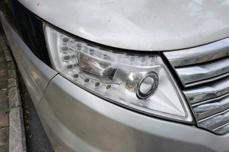 Used JAC Group Refine M5 2016 2.0T Gasoline Automatic Business Edition Right Front Headlight
