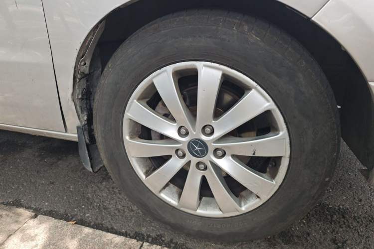 Used JAC Group Refine M5 2016 2.0T Gasoline Automatic Business Edition Right Front Wheel Hub