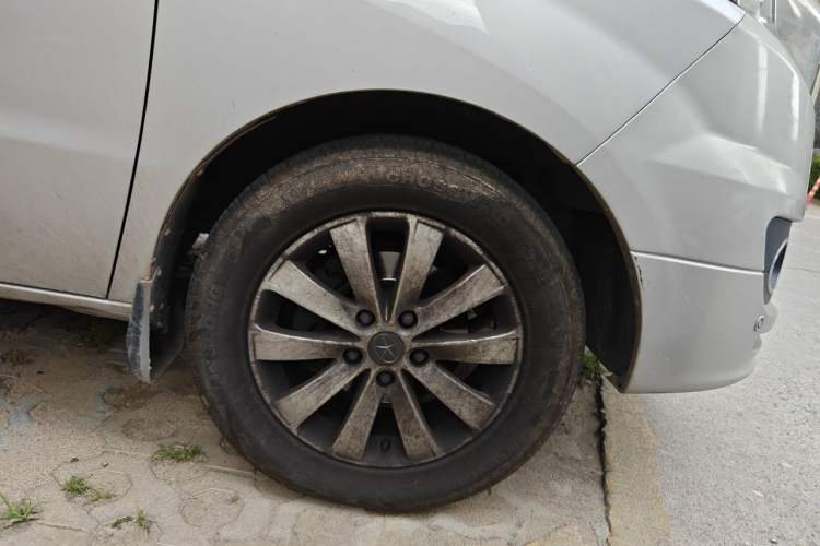 Used JAC Group Refine M5 2016 2.0T Gasoline Automatic Business Edition Right Front Wheel Hub