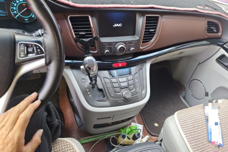 Used JAC Group Refine M5 2016 2.0T Gasoline Automatic Business Edition Audio And AC Panel