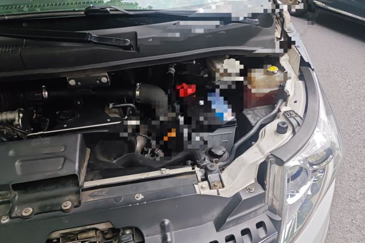 Used JAC Group Refine M5 2016 2.0T Gasoline Manual Business Edition Engine Bay Left