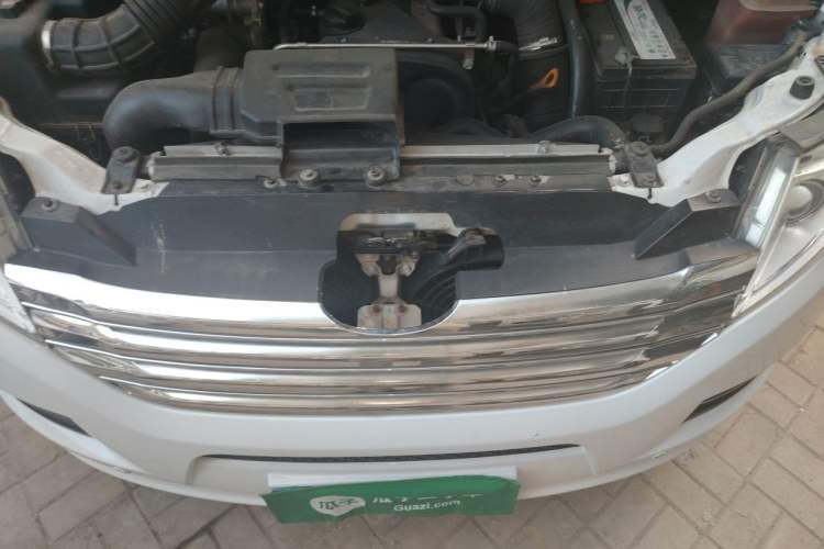 Used JAC Group Refine M5 2016 2.0T Gasoline Automatic Business Edition Engine Bay