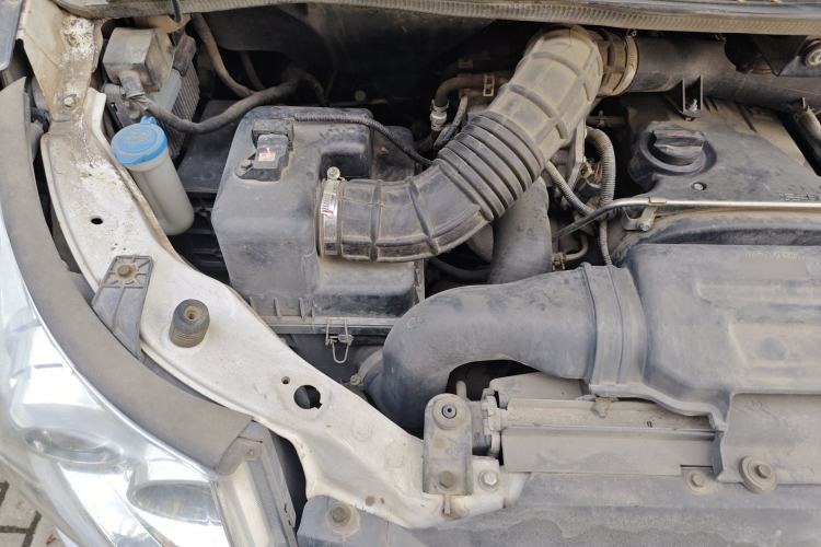 Used JAC Group Refine M5 2016 2.0T Gasoline Automatic Business Edition Engine Bay Right