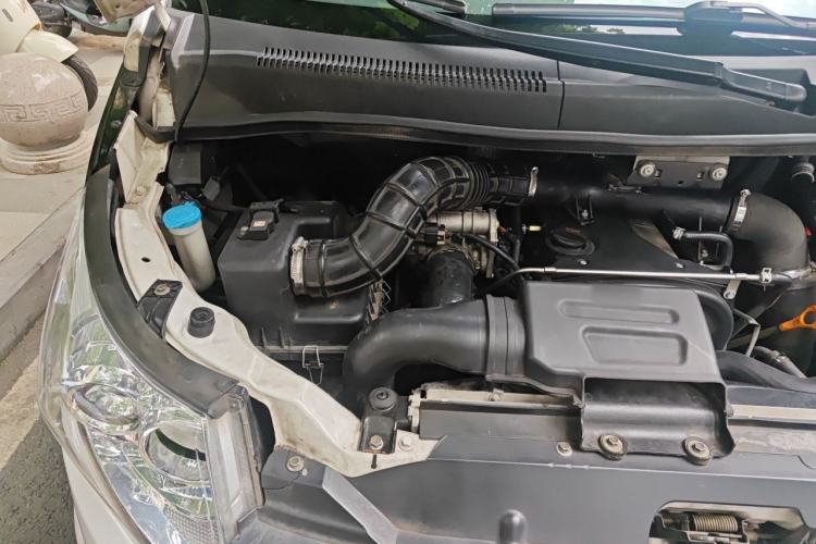 Used JAC Group Refine M5 2016 2.0T Gasoline Manual Business Edition Engine Bay Right