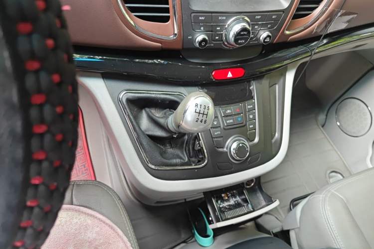 Used JAC Group Refine M5 2016 2.0T Gasoline Manual Business Edition Gear Lever