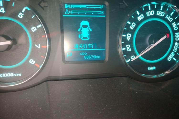 Used JAC Group Refine M5 2016 2.0T Gasoline Automatic Business Edition Odometer Close Up