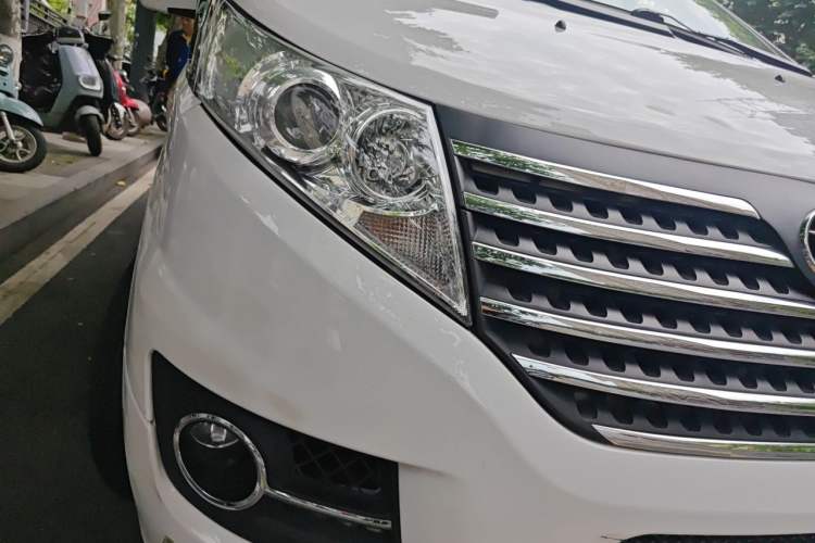 Used JAC Group Refine M5 2016 2.0T Gasoline Manual Business Edition Right Front Headlight