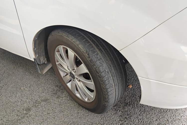 Used JAC Group Refine M5 2016 2.0T Gasoline Manual Business Edition Right Front Wheel Hub