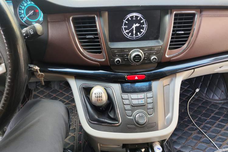 Used JAC Group Refine M5 2017 2.0T Gasoline Manual Business Edition Audio And AC Panel