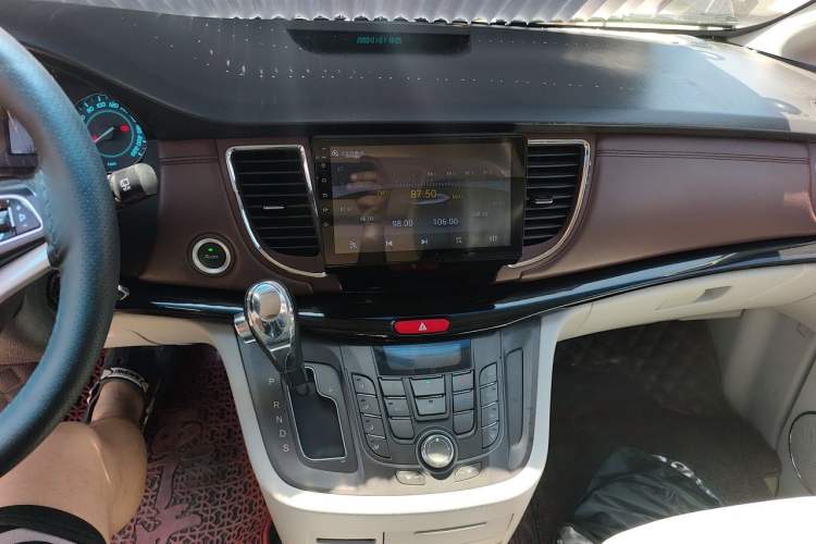 Used JAC Group Refine M5 2017 2.0T Gasoline Dual-Clutch Executive Version Audio And AC Panel