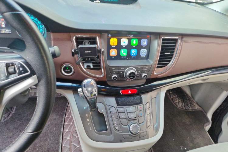 Used JAC Group Refine M5 2017 2.0T Gasoline Dual-Clutch Business Edition Audio And AC Panel